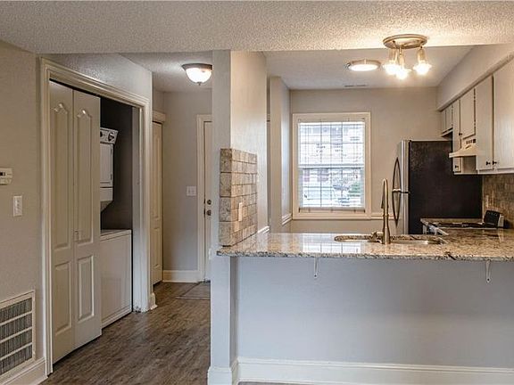 5th image of 2108 N Garland Ave APT 4