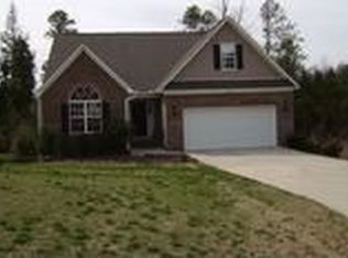 1155 Magnolia Dr, Aberdeen, NC 28315