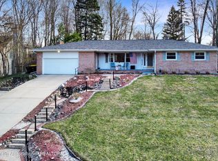 5231 River Ridge Dr, Lansing, MI