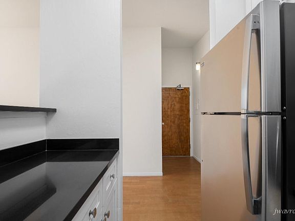 5th image of 1601 Grant Ave #3E-K