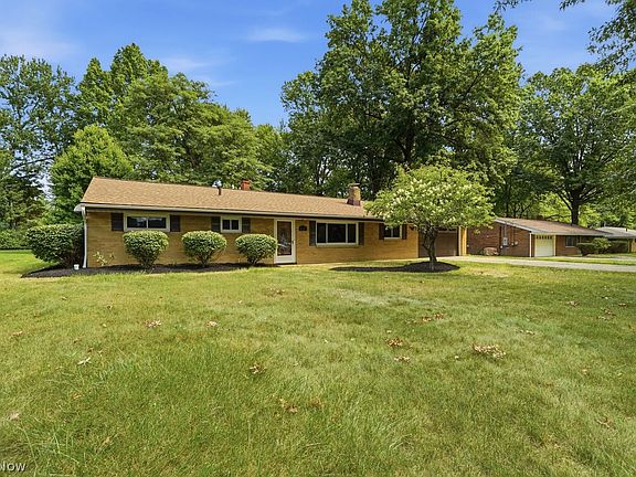 2nd image of 1523 Bradford Dr