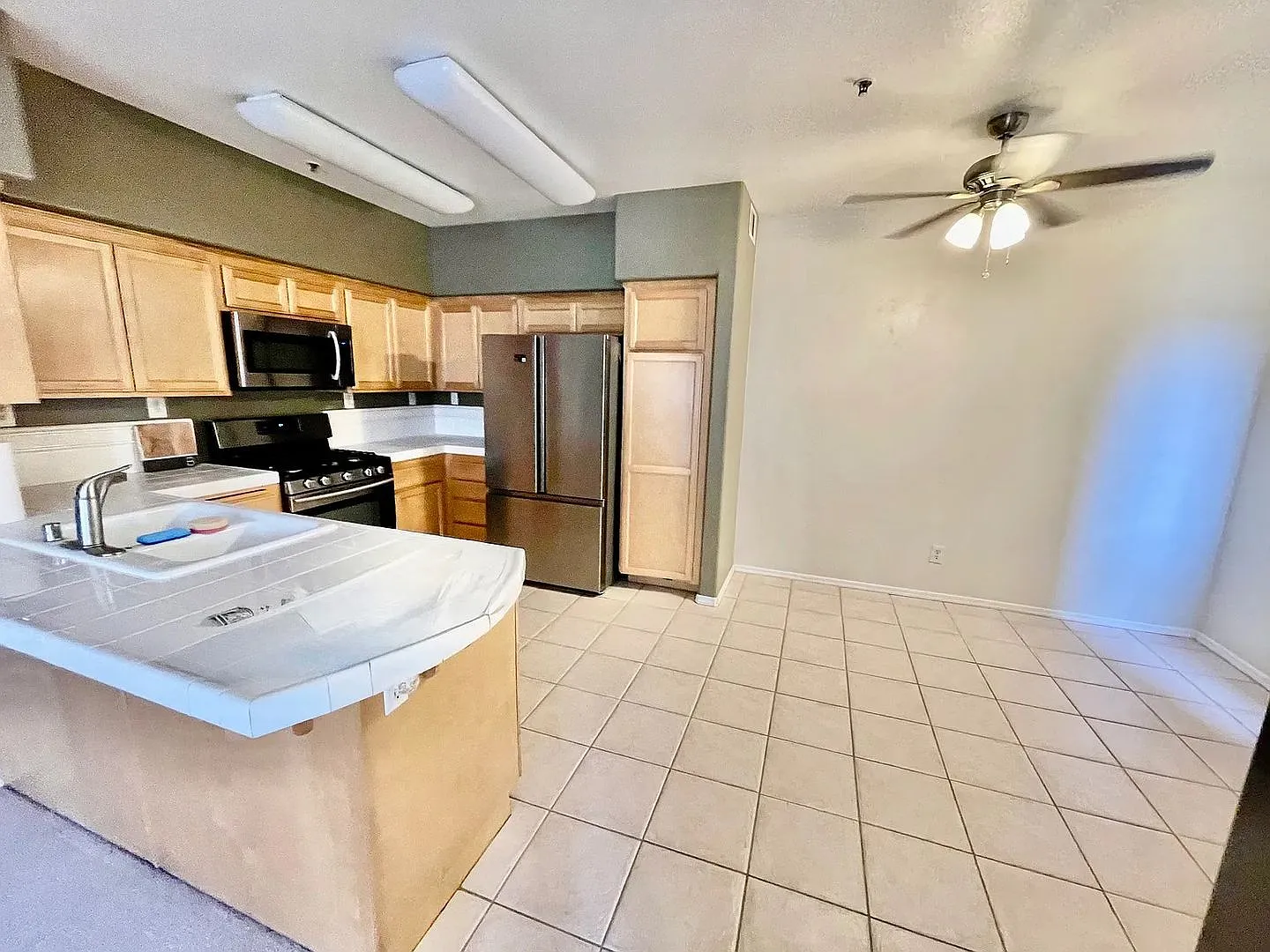 3BD | 2BA Condo for Rent — Photo 3