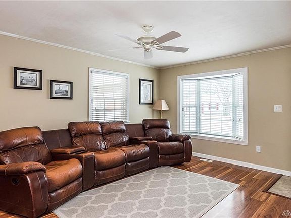 3rd image of 3328 Hackney Dr
