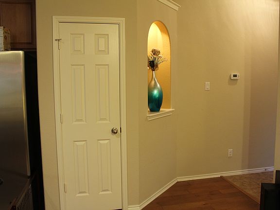 4th image of 1310 Parmer Ln #15B
