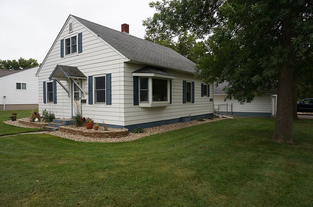 604 E Oak St, Sisseton, SD 57262 Zillow
