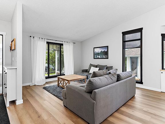 3rd image of 4 Nottingham Cres