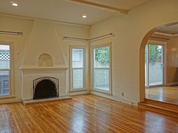 4th image of 608 Ivy St