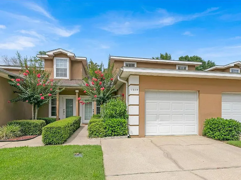 1319 Treasure Cv — Photo 1