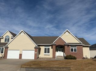 3904 Meadow Way Trl, Grand Island, NE 68803