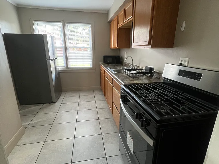 1759-1761 Huron Rd SE — Photo 4
