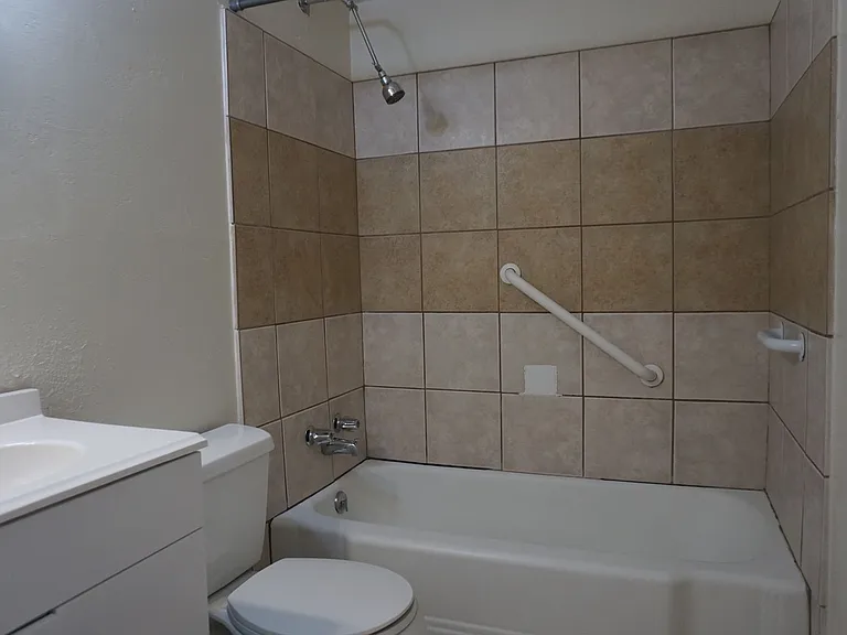 2564 S. 700 E. — Photo 10