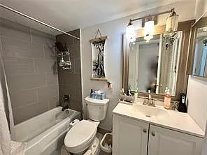 1100 SE 4th Ave #13 — Photo 5