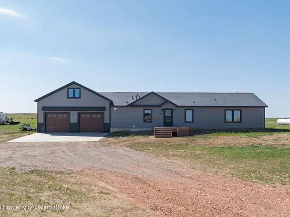 3017 107j Ave SW, Dickinson, ND 58601