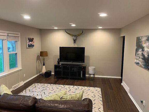 5th image of 518 Haymond St