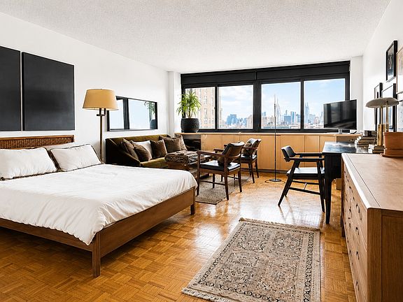 3rd image of 376 Broadway APT 19D