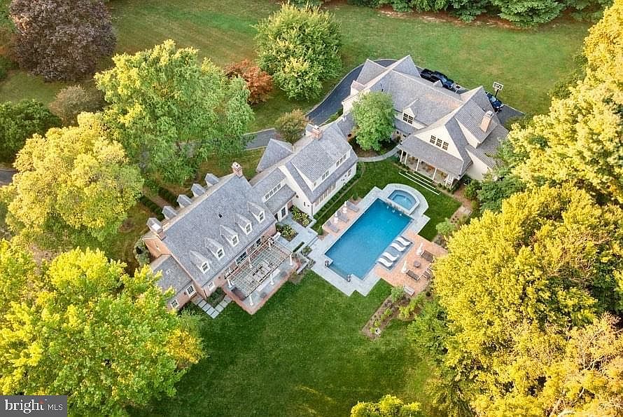 1st image of 419 Dutton Mill Rd