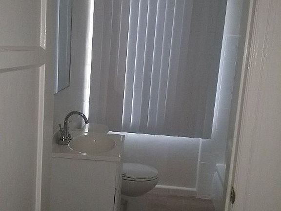 5th image of 6101 Clybourn Ave #31