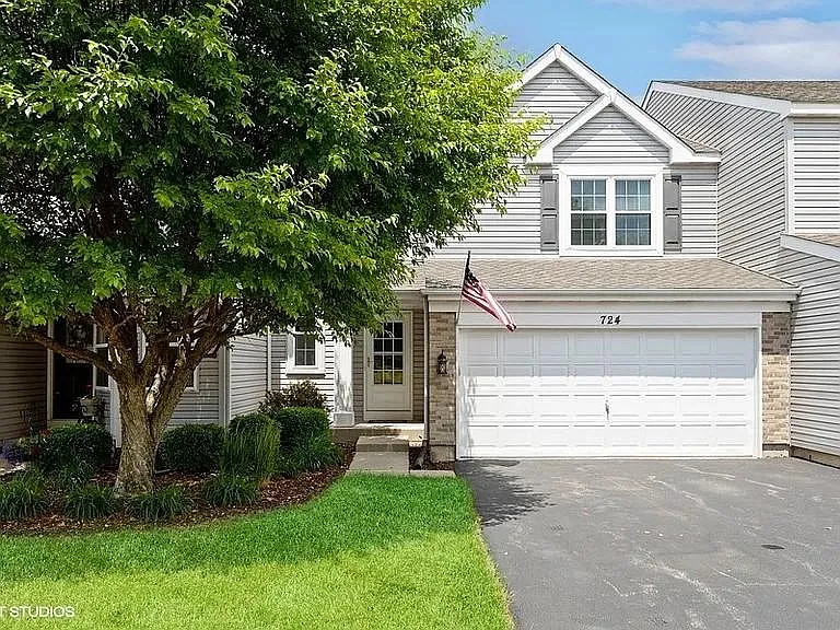 724 Silk Oak Ln — Photo 1