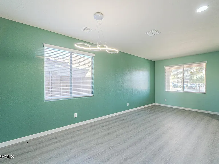4722 S 238th Ln — Photo 15