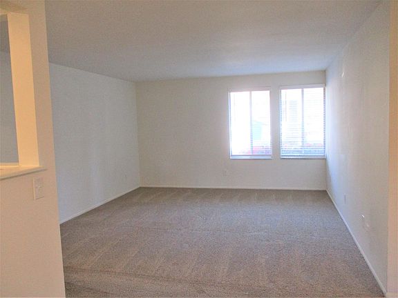 4th image of 10140 Arrowhead Dr APT 1