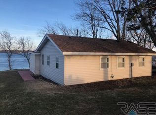 3216 Edgewater Dr, Gary, SD 57237