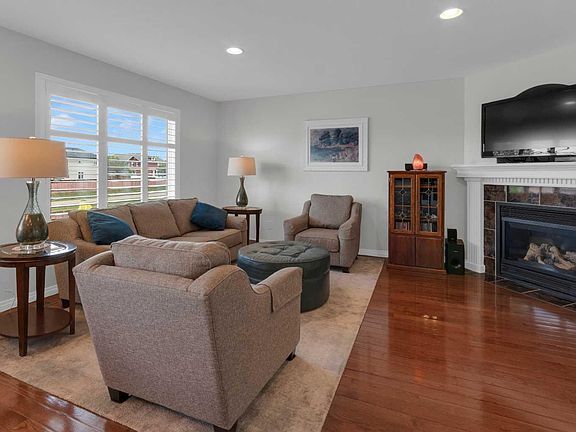 3rd image of 381 Silver Springs Way NW