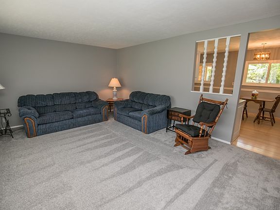 3rd image of 1497 Meadowlawn Dr