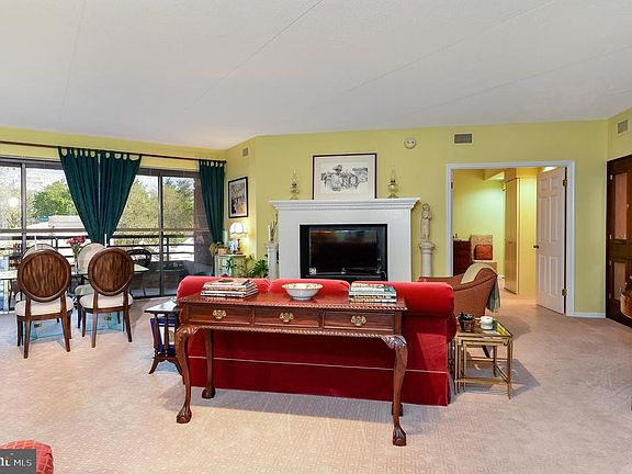 3rd image of 1100 Lovering Ave APT 206