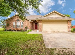 451 Crawshaw Ln, West, TX 76691