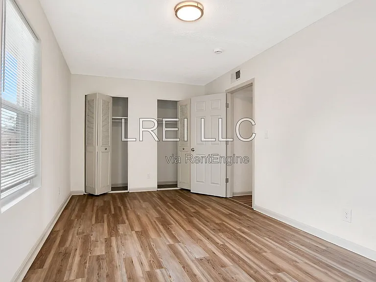 409 Garrison Ct — Photo 5