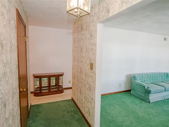 2nd image of 1273 Highland Dr