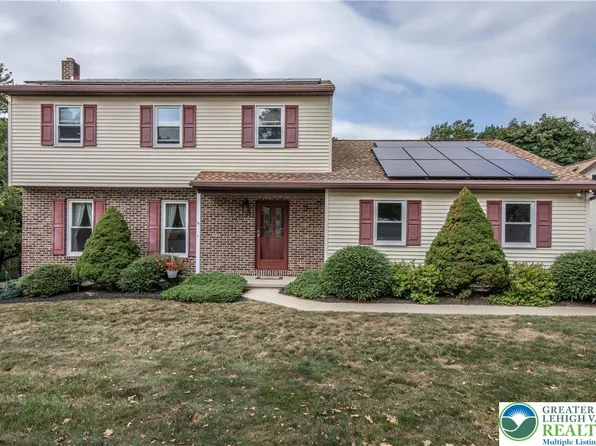 190 Red Oak Dr, Boyertown, PA 19512