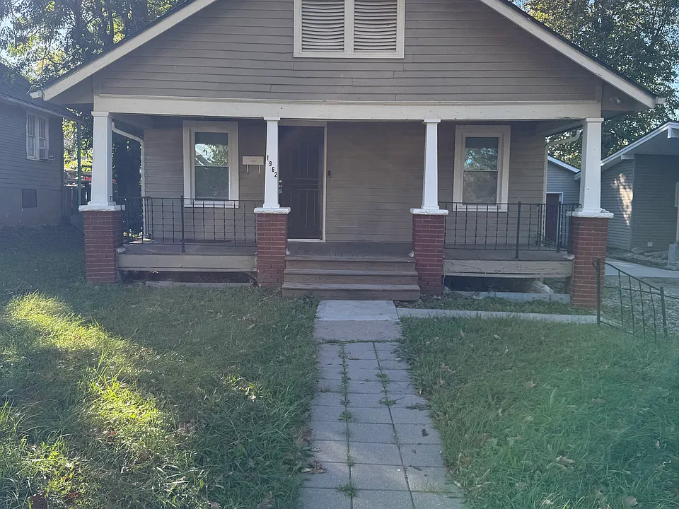 1962 Tennyson St