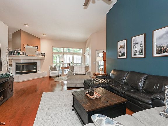 3rd image of 16527 Falmouth Dr