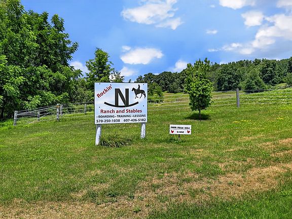 2nd image of 3323 Wolcott Hollow Rd