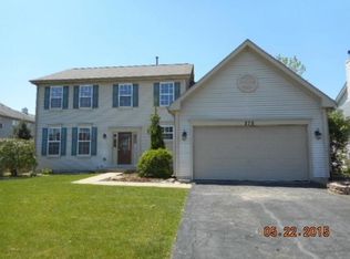 175 Renaux Blvd, St Charles, IL 60175