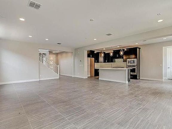 3rd image of 1709 W Dawn Dr