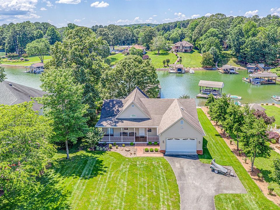 1st image of 209 Shamrock Ct