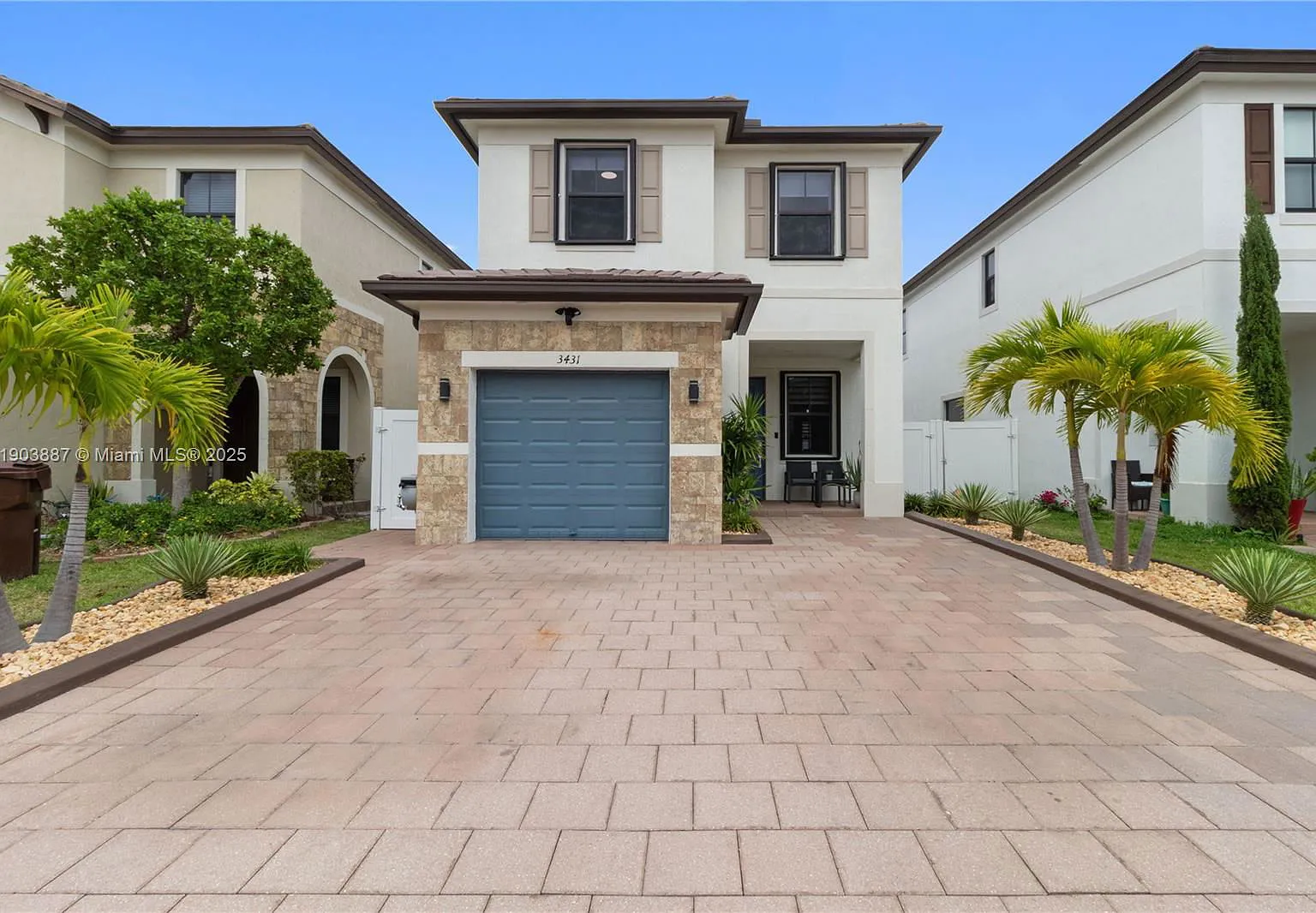 4 bed, 2.5 bath, 1990 sqft, $3,800 — Photo 1