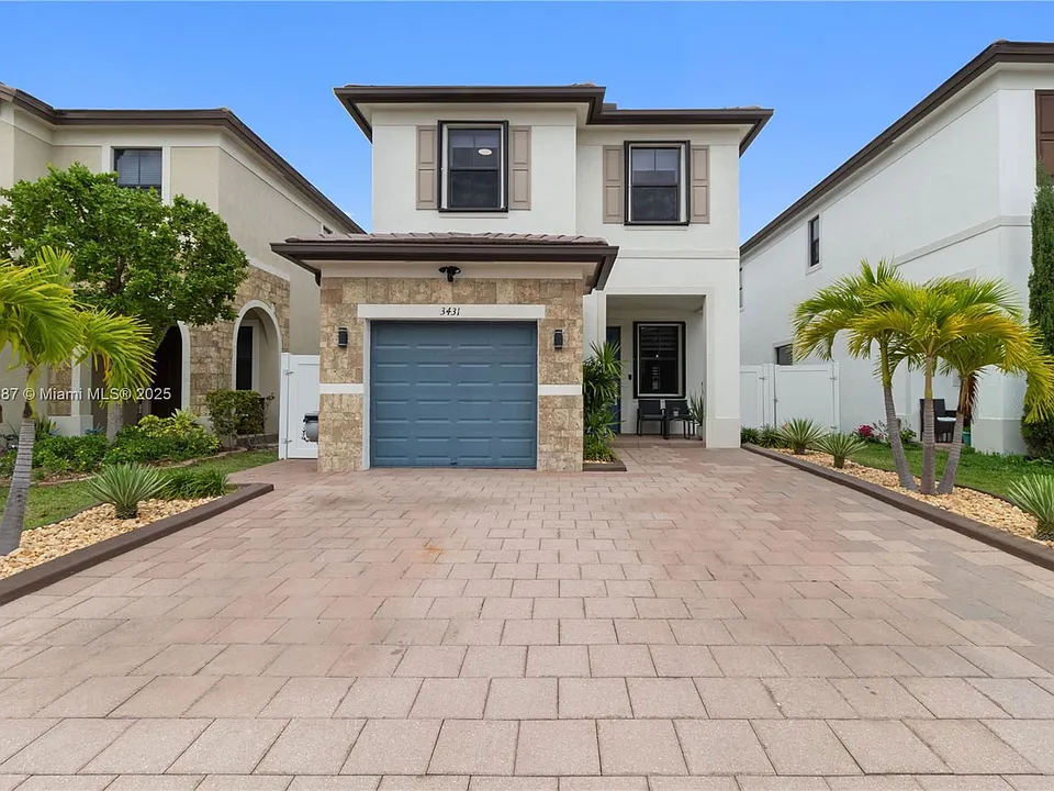 3431 W 109th Pl