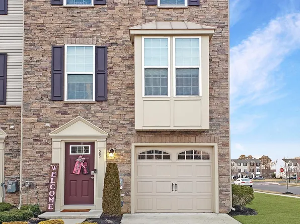 23 Farm Field Ln, Sicklerville, NJ 08081