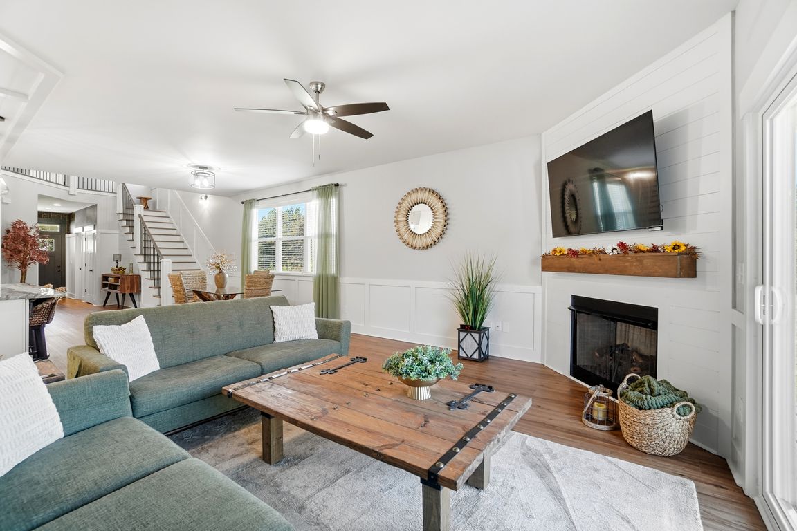 next background image