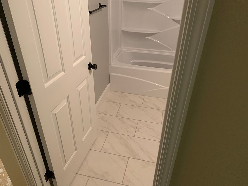 2nd image of 1407 Cardinal Ln