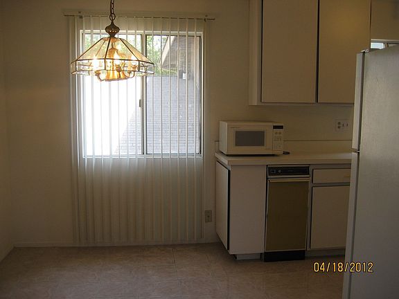 3rd image of 3242 Fairesta St