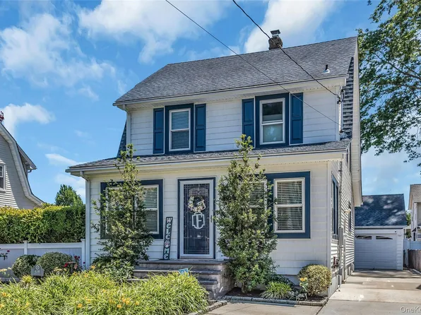 638 6th Avenue, New Hyde Park, NY 11040