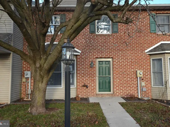 6 Colonial Dr, Gettysburg, PA 17325