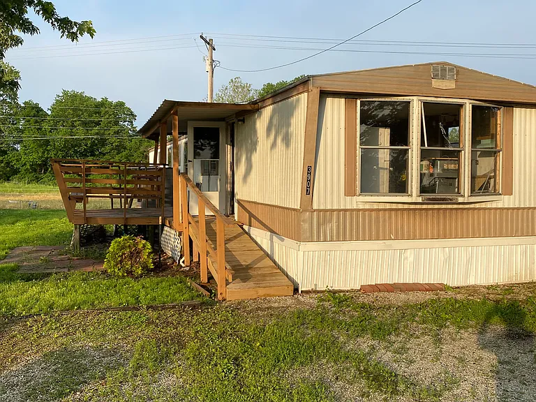 3907 Halfpap Ln — Photo 1