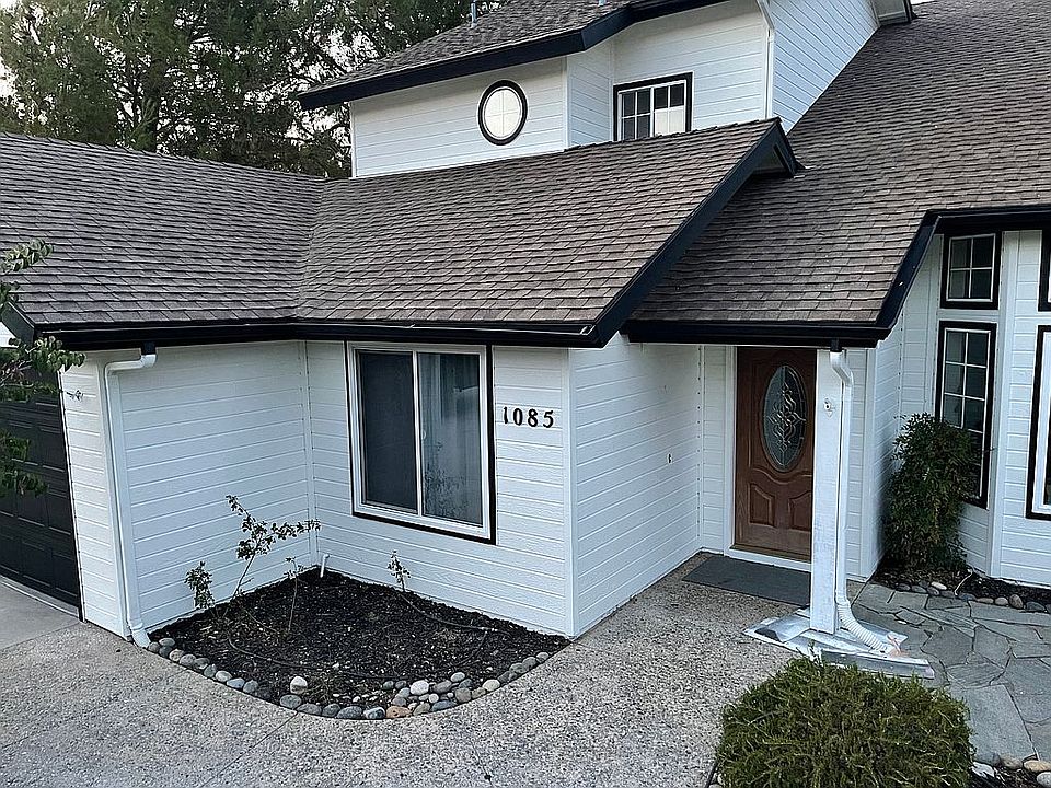 2nd image of 1085 Caddie Ln