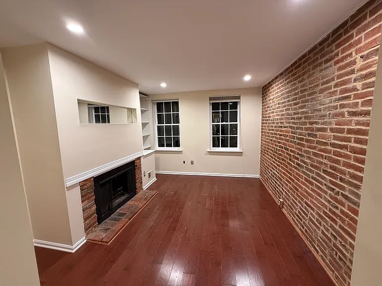 126 E Montgomery St — Photo 20