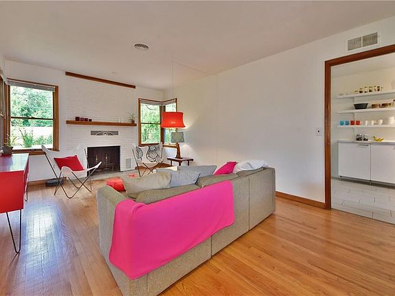 4th image of 1636 NE 46th St